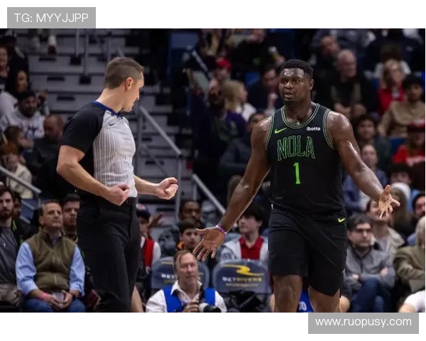 鹈鹕教练席惊现旧将引发热议球迷纷纷猜测背后故事